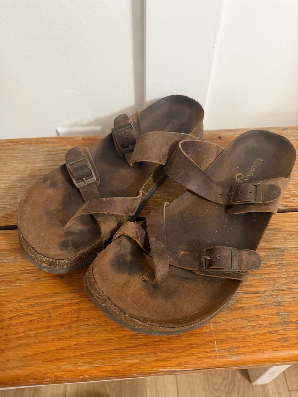 Mountain Sole Women's Size 10 Easy Slip-On Two Loop Design Leather Sandals Brown